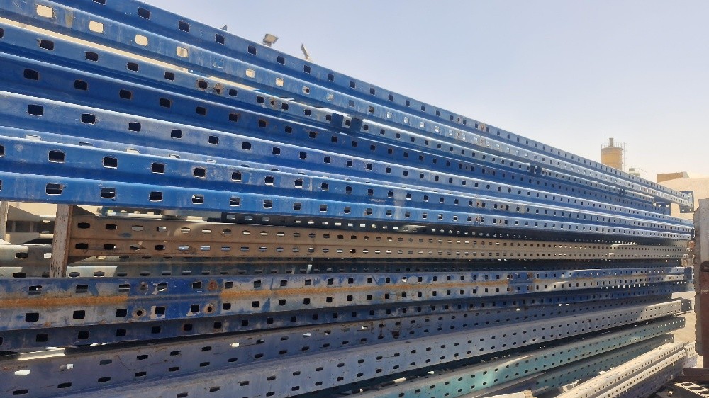 we are selling store Racks on kg - 4