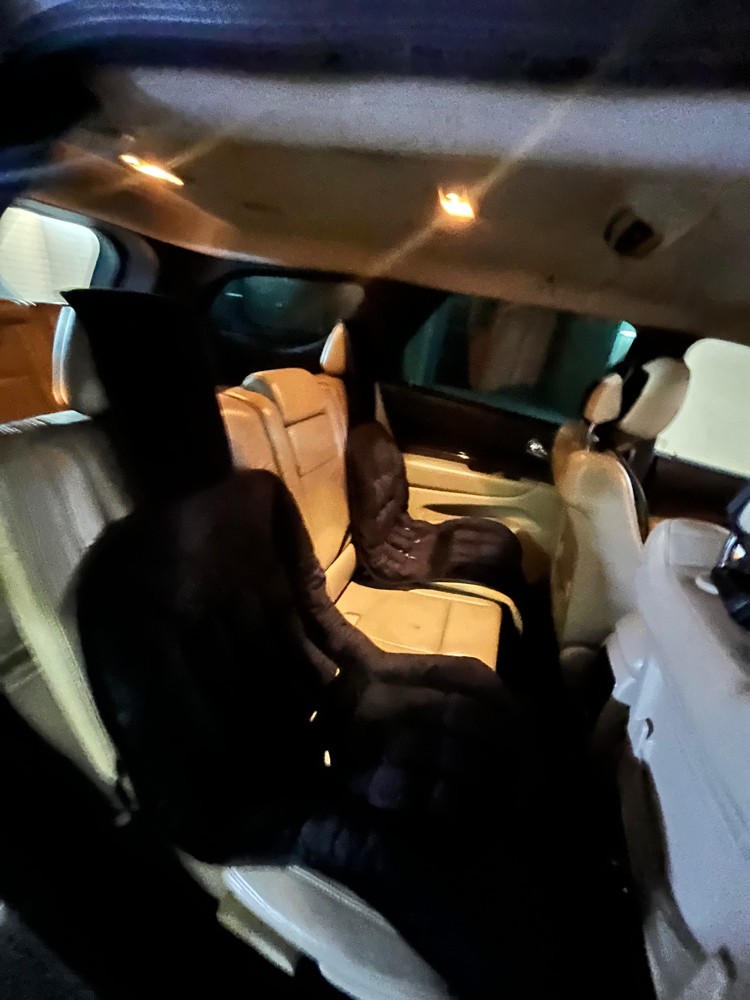 Dodge Durango Full Specs Clean, home-use car 194,000 km Screen Camera Sensors Distinctive color 7 seats Remote start Accident-free Contact 66970580 - 7