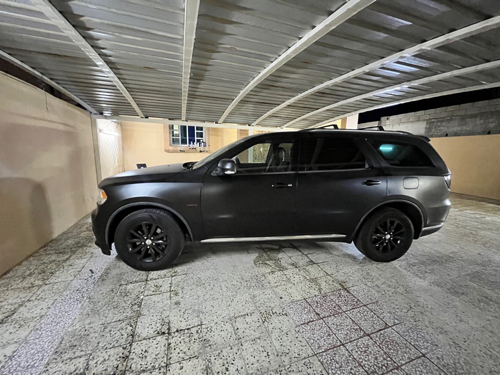 Dodge Durango Full Specs Clean, home-use car 194,000 km Screen Camera Sensors Distinctive color 7 seats Remote start Accident-free Contact 66970580 - 4