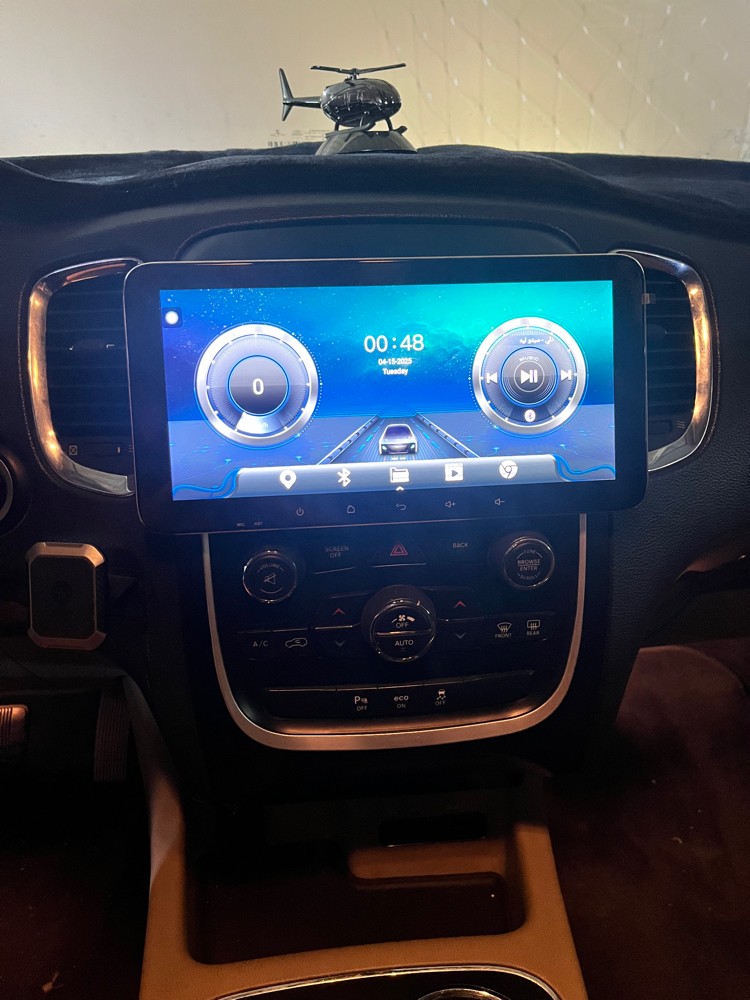 Dodge Durango Full Specs Clean, home-use car 194,000 km Screen Camera Sensors Distinctive color 7 seats Remote start Accident-free Contact 66970580 - 2