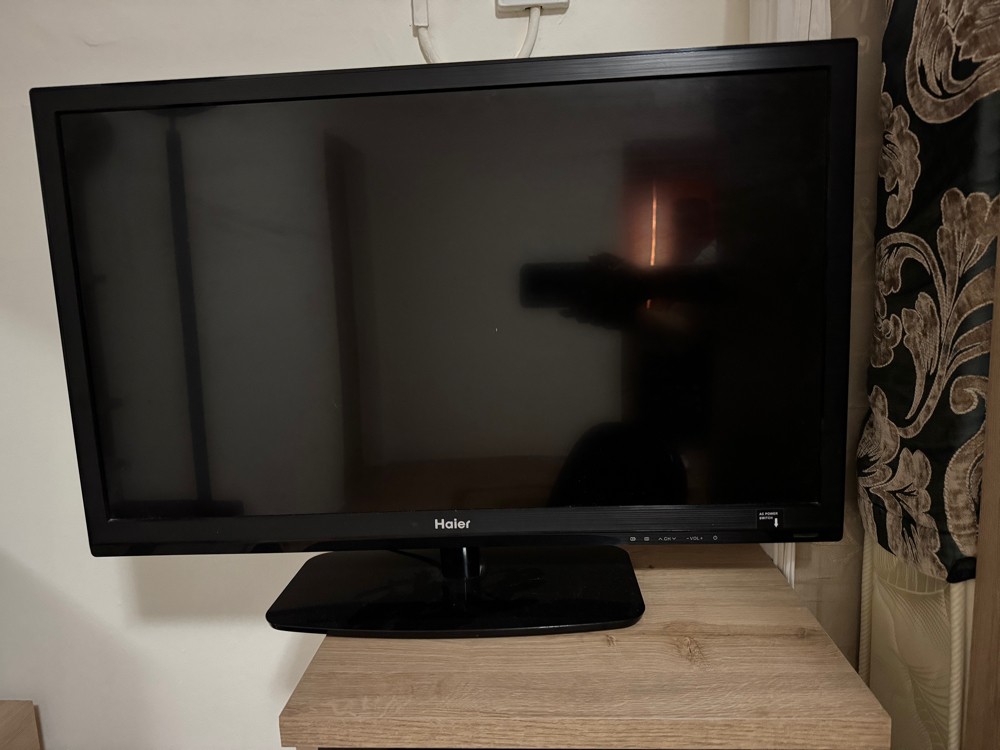 32 inches TV - 2