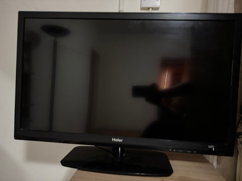 32 inches TV - 1
