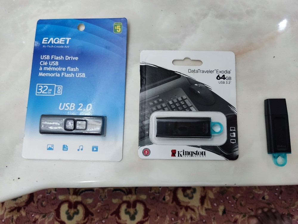 فلاش وحدة تخزين بسعات مختلفه - 2