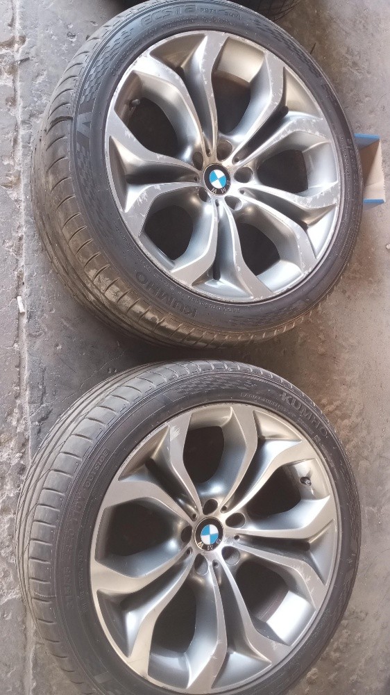 BMW X5 X6 2 sets of rims availabl - 2