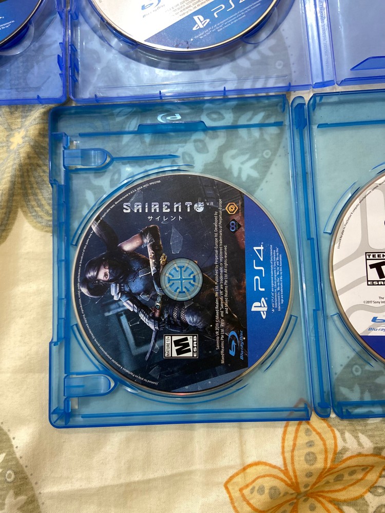 ps 4 CD good condition - 4