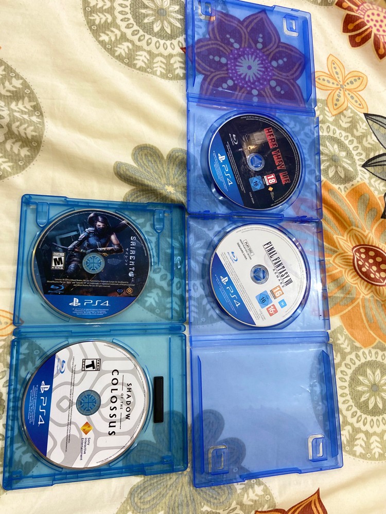 ps 4 CD good condition - 1