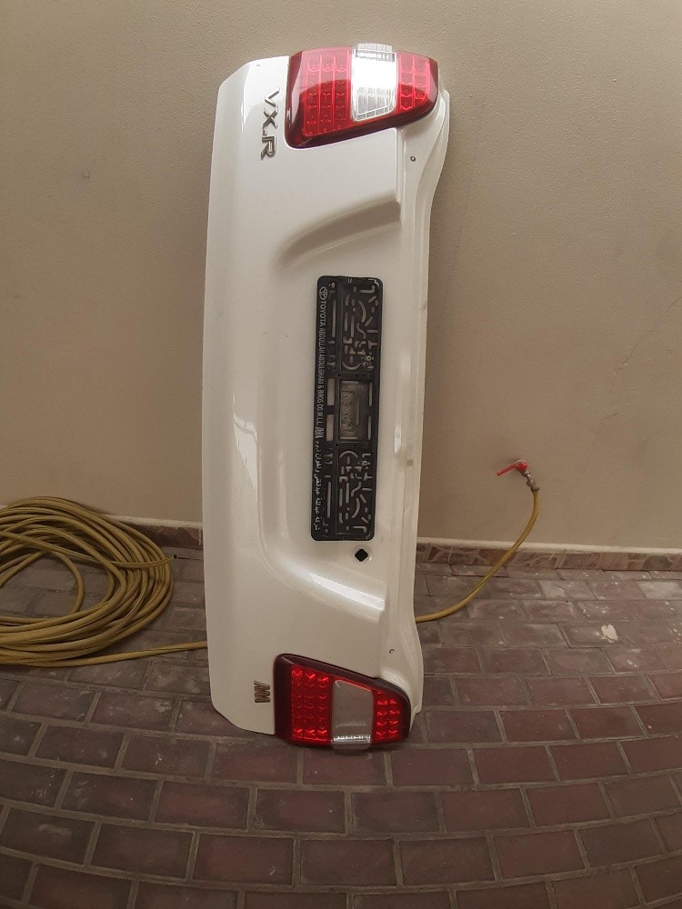 2007 land cruiser back door - 1