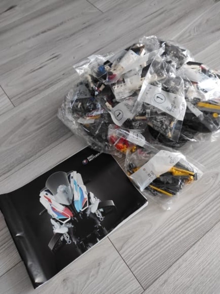New
Technic 42130 BMW M 1000 RR - 2