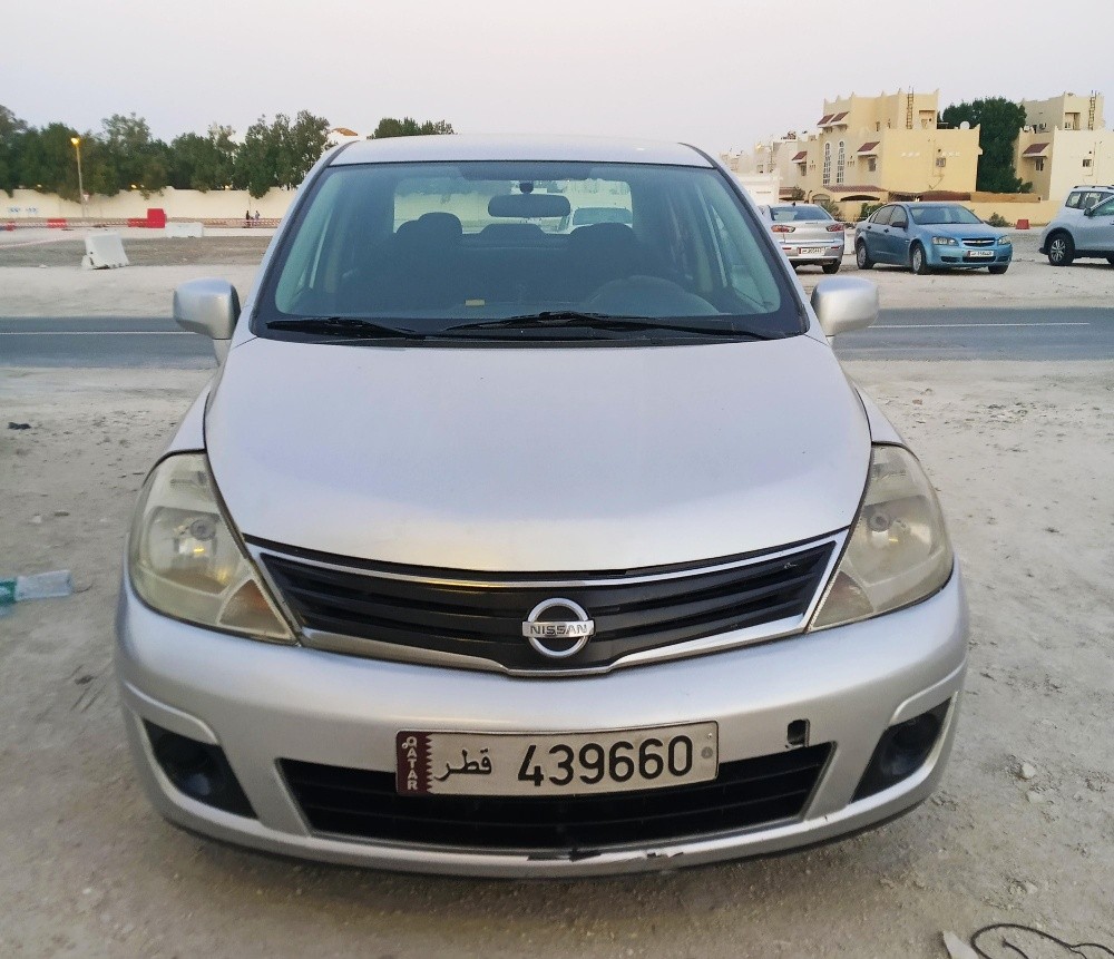 Nissan tida - 5