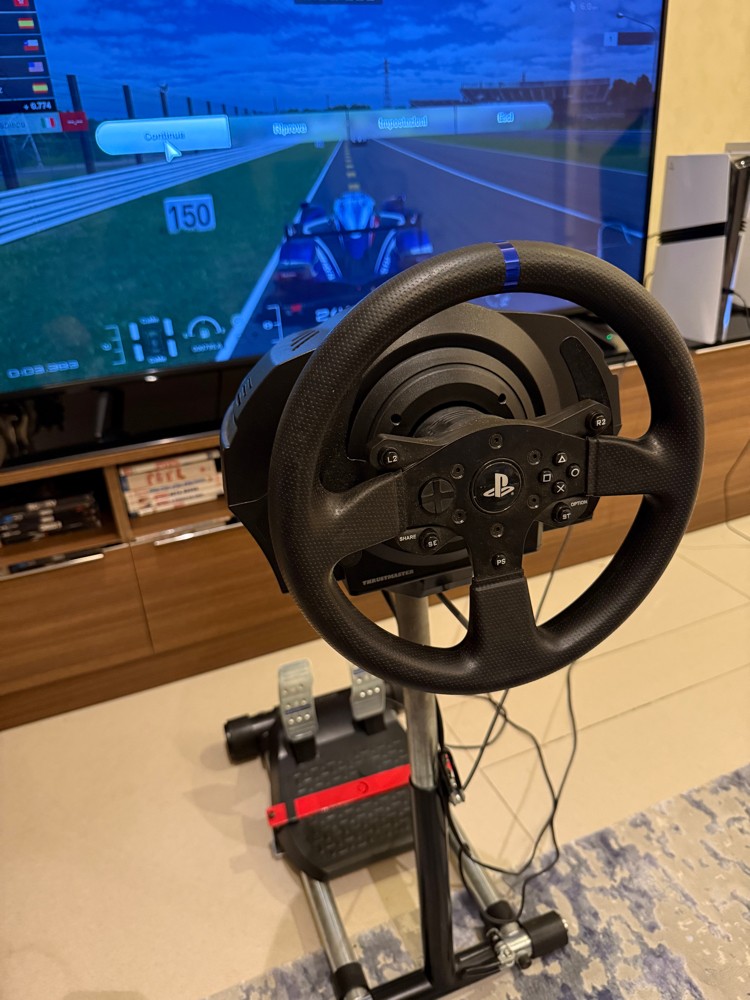 Thrustmaster T300 Steering wheel - 1
