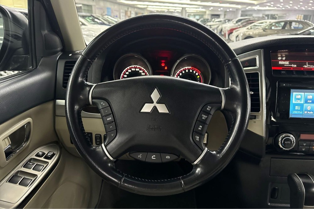 Mitsubishi pajero 2020 - 9