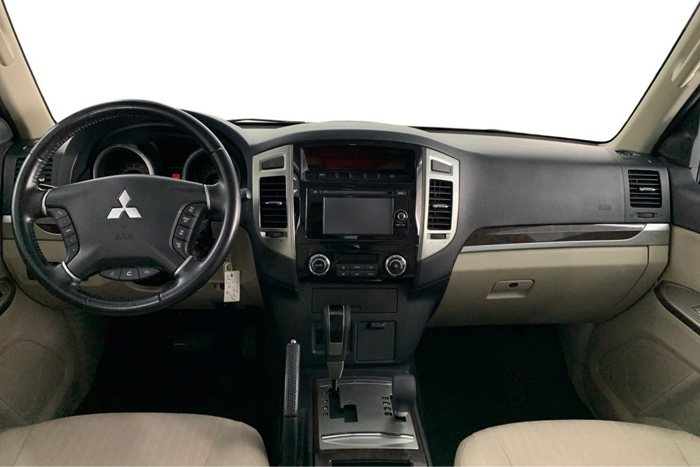 Mitsubishi pajero 2020 - 2