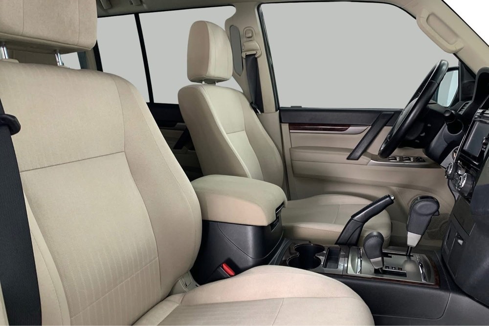Mitsubishi pajero 2020 - 4