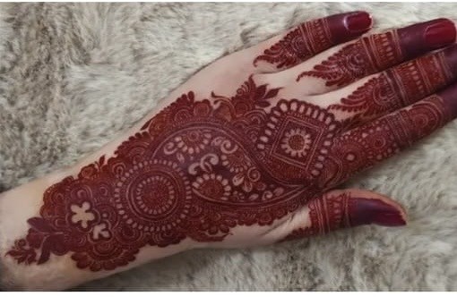Henna Artist  - 10