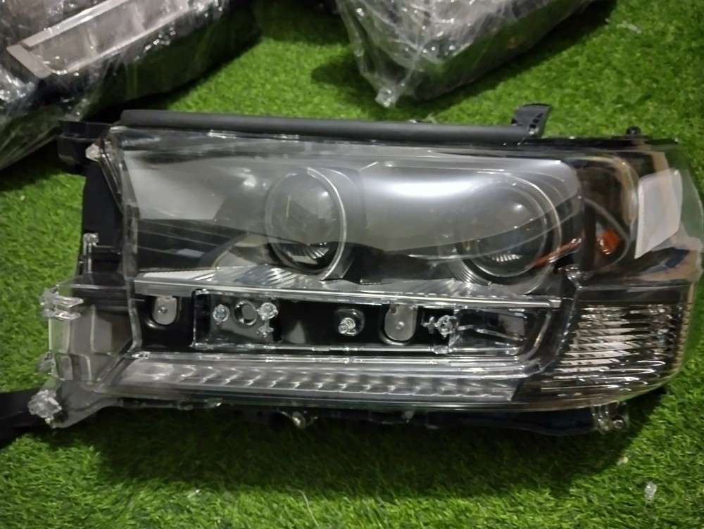 Tail Lamp Land Cruiser - 11