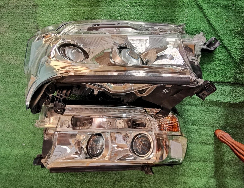 Land Cruiser 2014 Headlights - 11