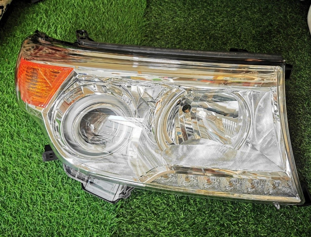 Land Cruiser 2014 Headlights - 10