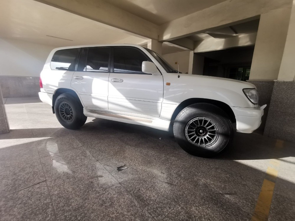 Lexus LX470 - 5