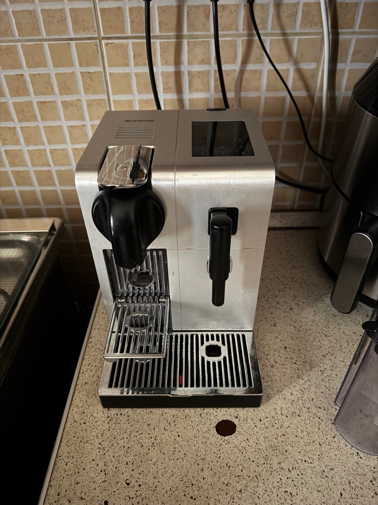 nespresso lattissima pro coffee - 3