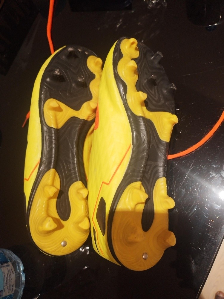Football boot for SALE - 1