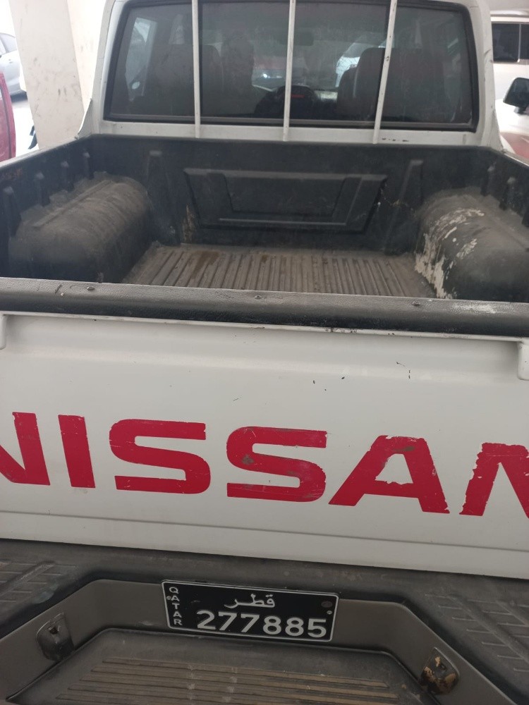 Nissan Pick up - 6