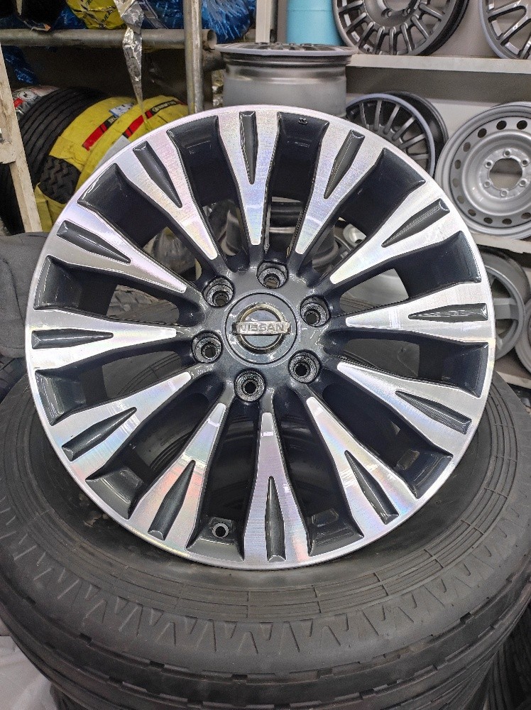 PLATINAM RIMS ORIGINAL FOR NISSAN - 2