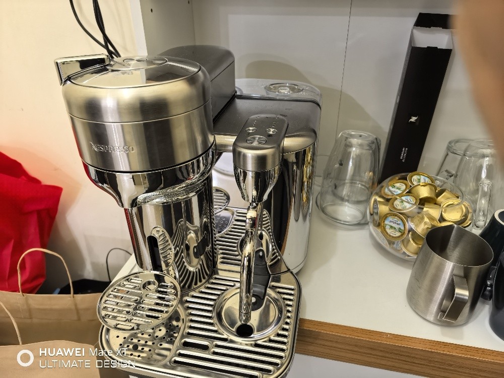 Nespresso Vertuo Creatista - 1