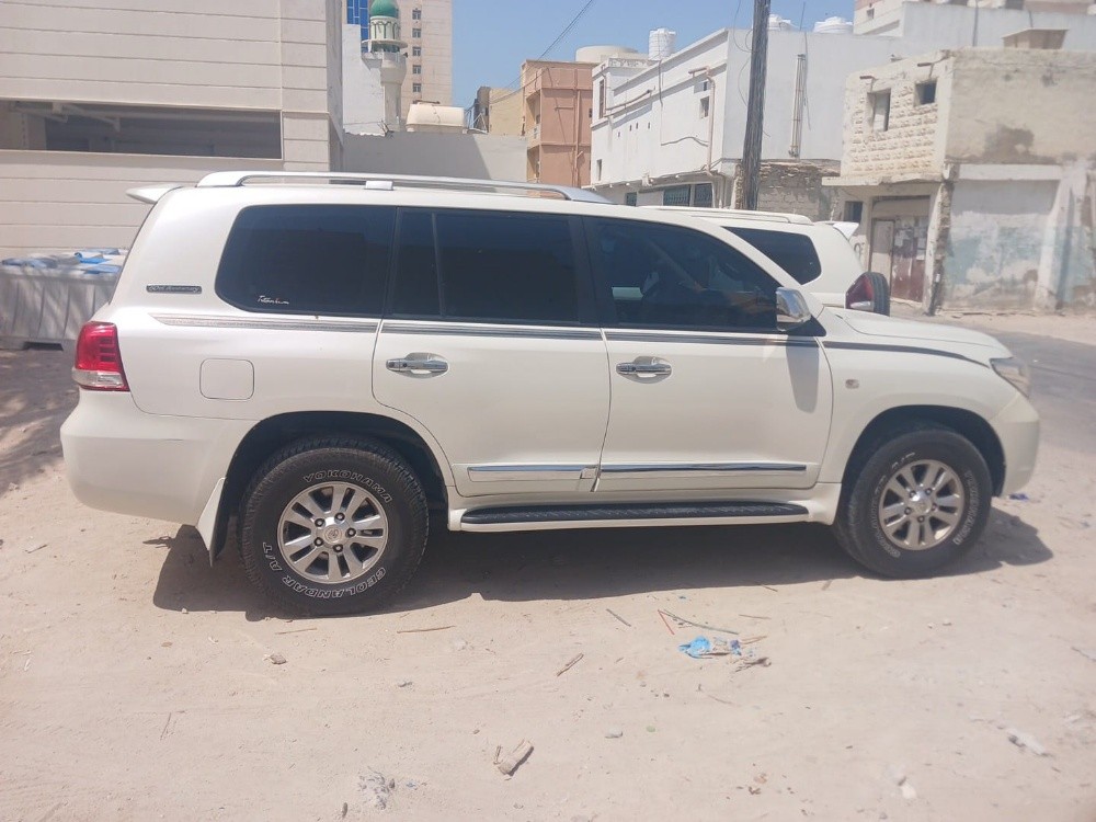 V8 mitsubishi land cruiser vxr - 4