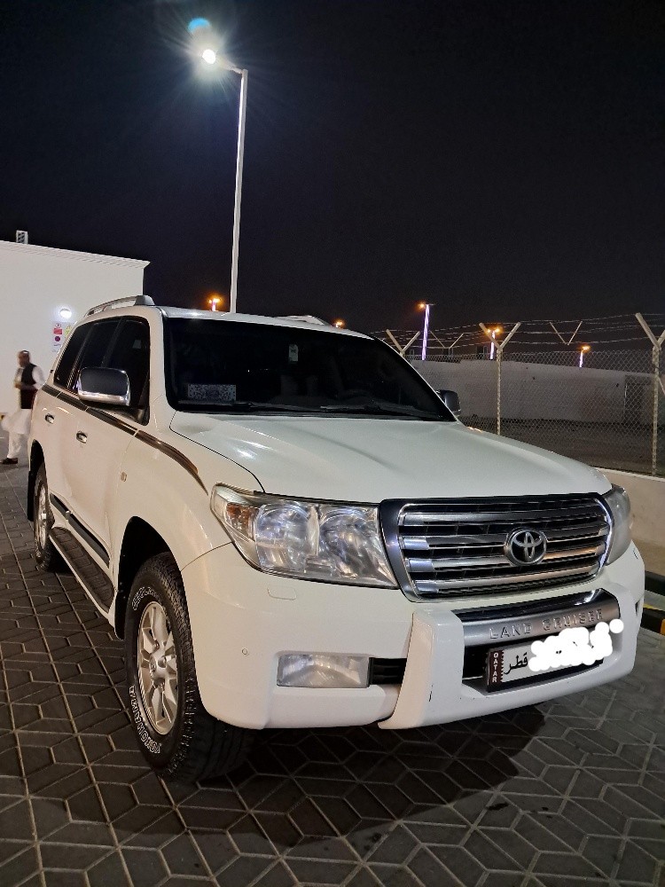 V8 mitsubishi land cruiser vxr - 1