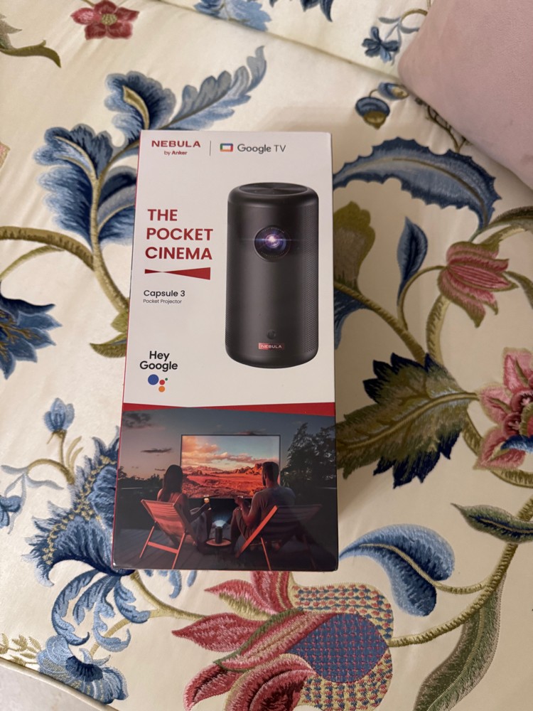Capsule 3 pocket projector - 1