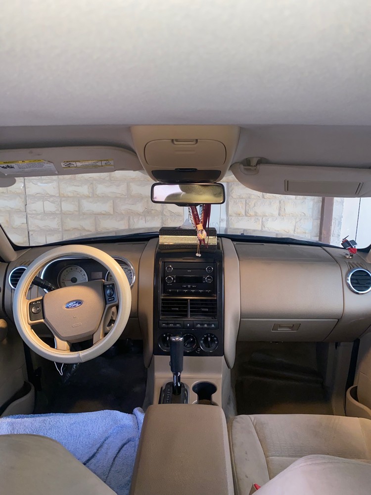 Ford Explorer 2010 - 10