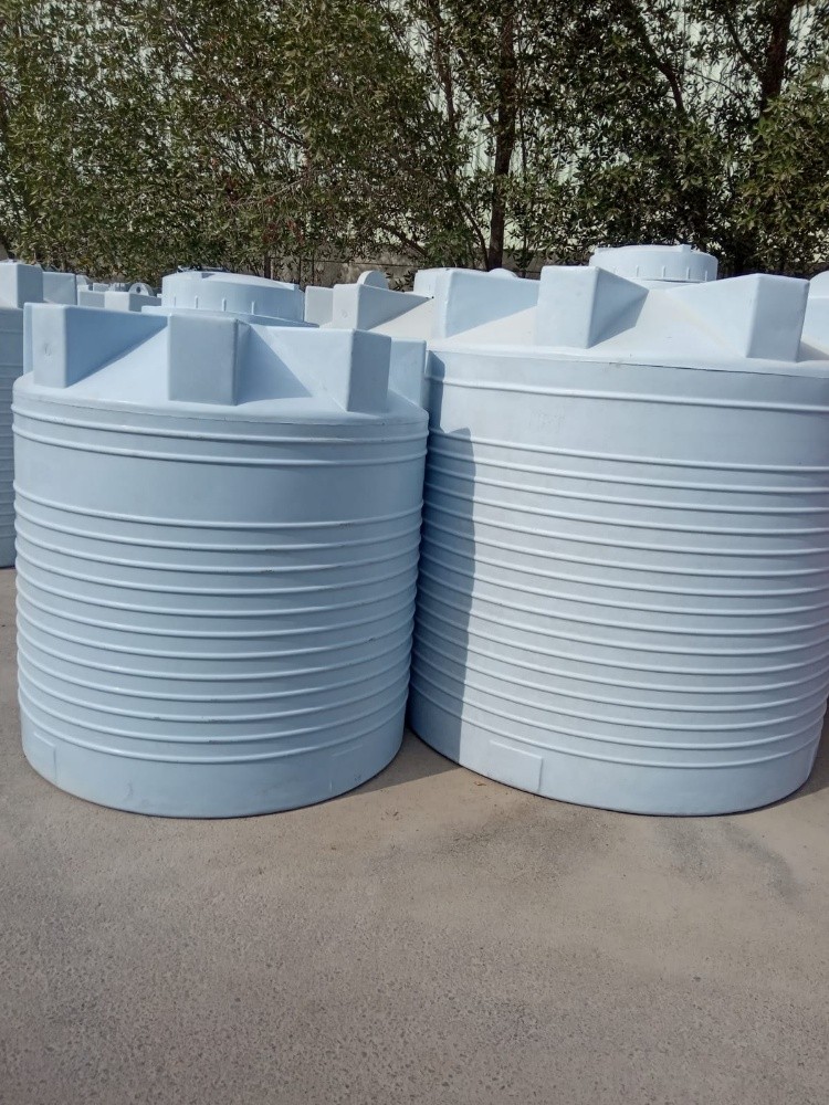 water tank and road barriers - 4