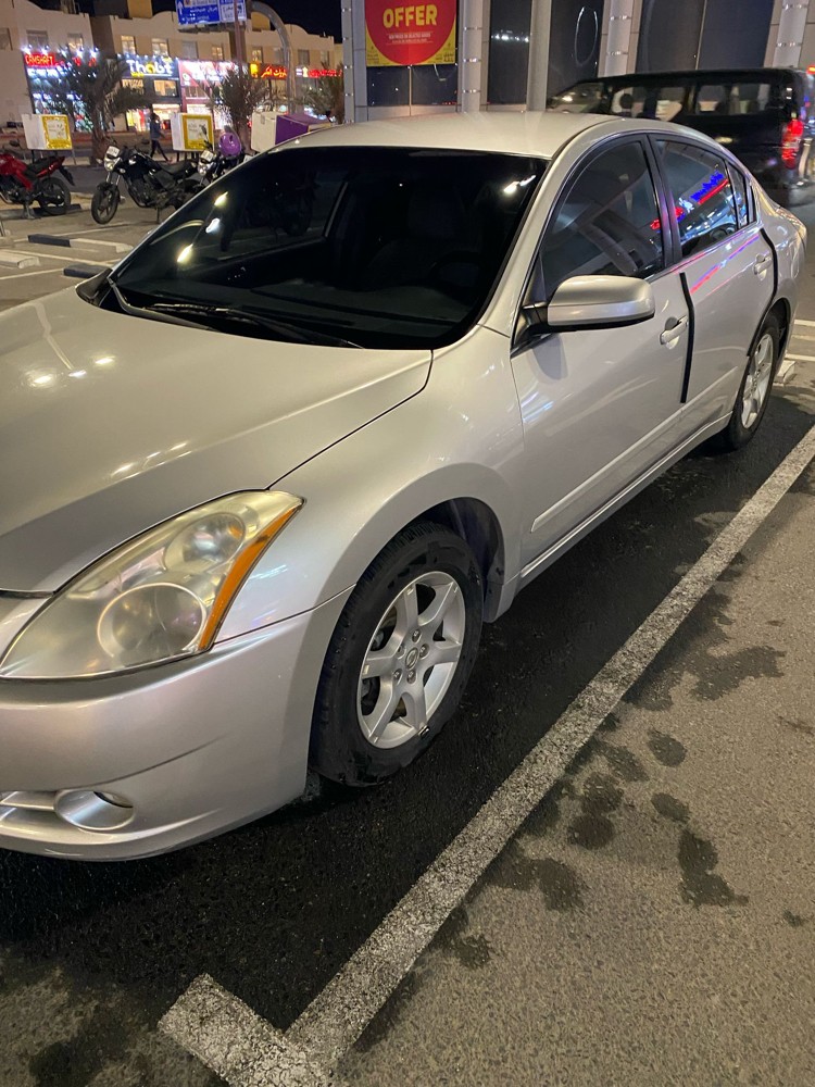 Nissan Altima  - 3