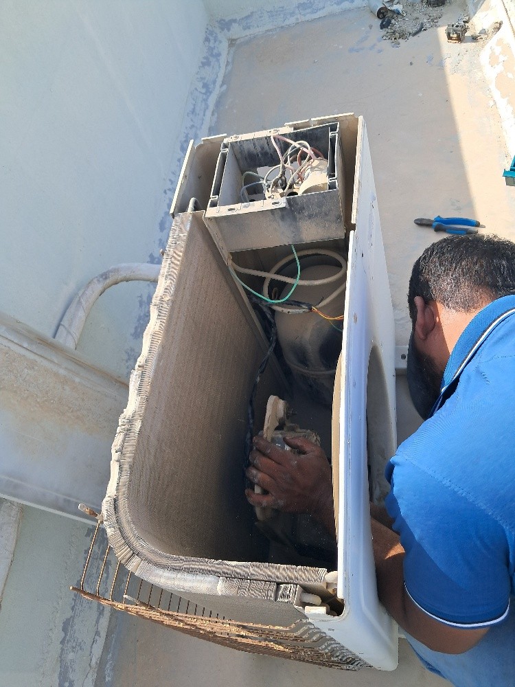 All kinds of AC repair & selling. - 7