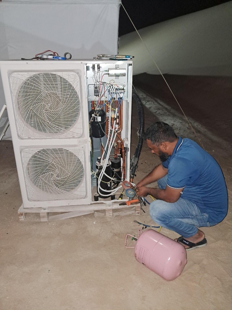 All kinds of AC repair & selling. - 9