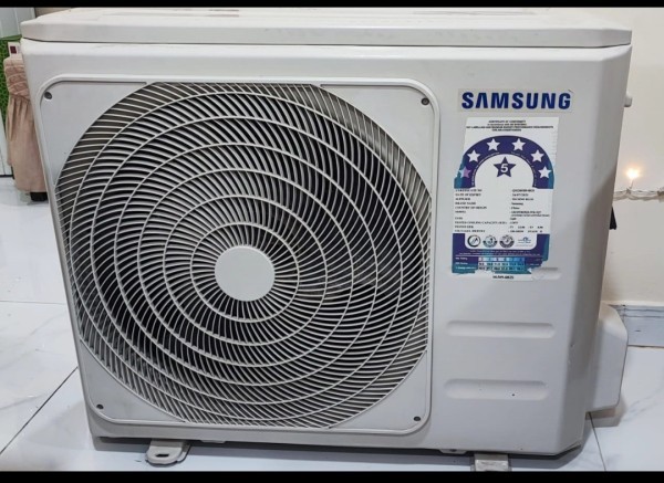 التواصل واتساب 30667550 - 1