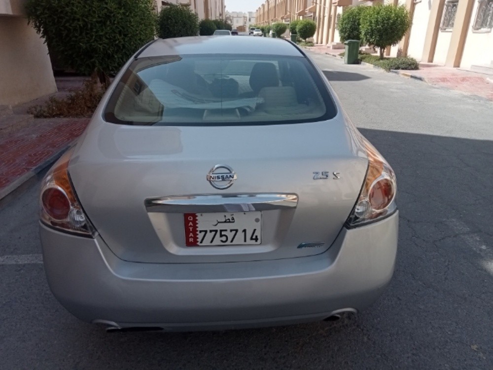 Nissan - 2