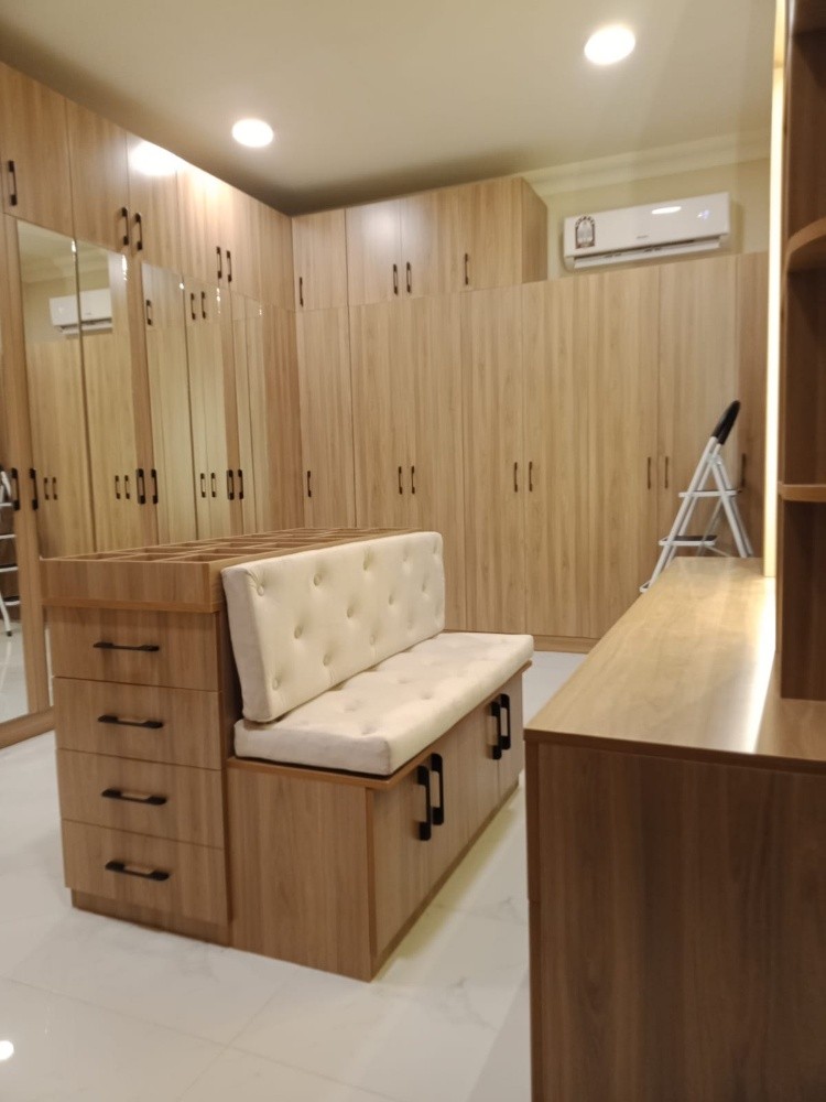 Cabinet - 4