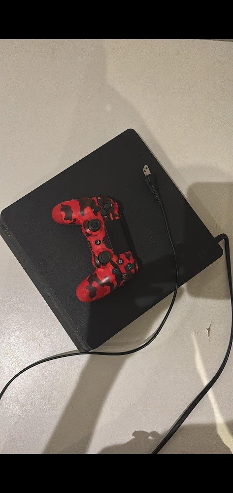 ps4 slim with fifa 20 - 1