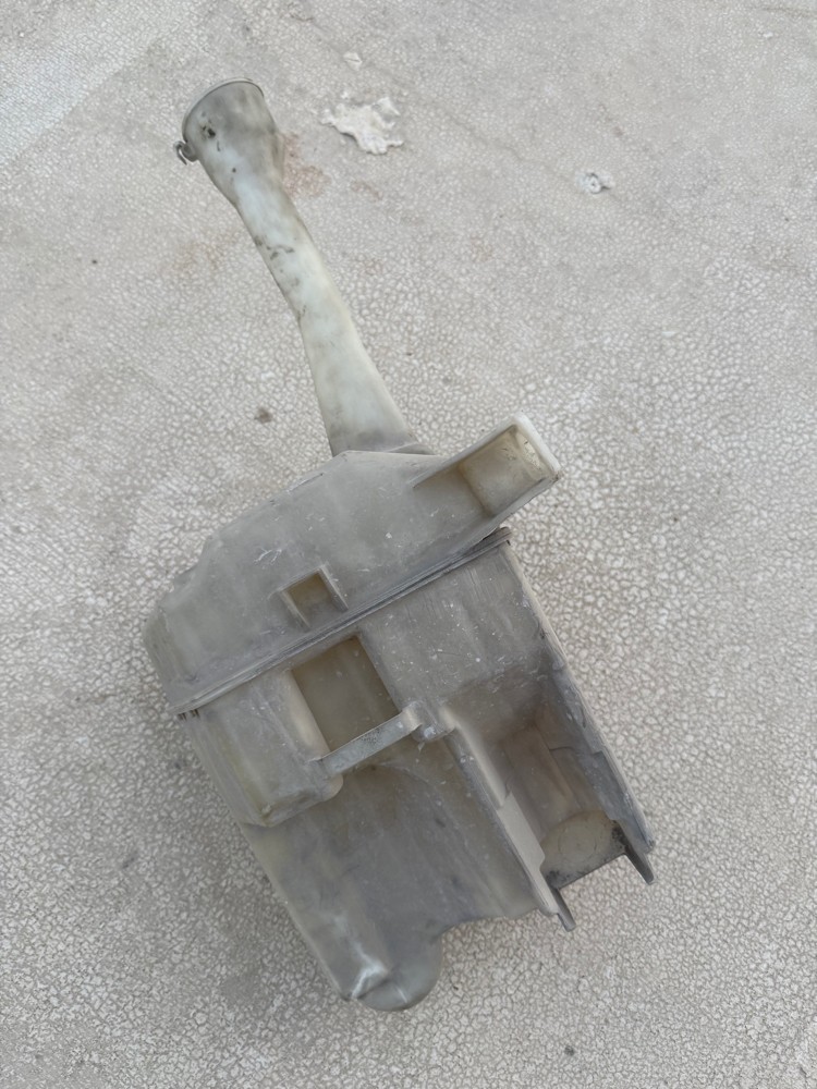 Water tank with pressure  - 1
