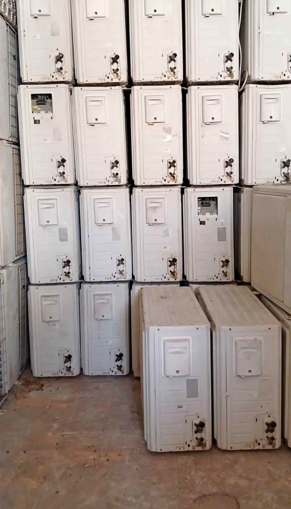 Like New Condition used AC - 5