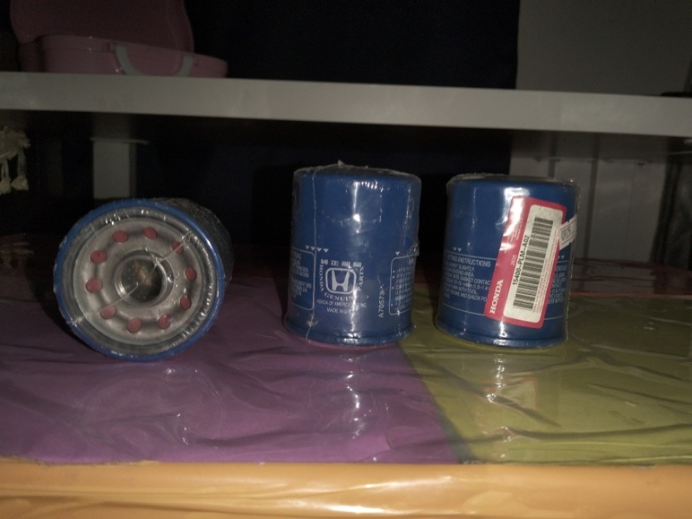 Honda Odyssey engine oil filter - 1
