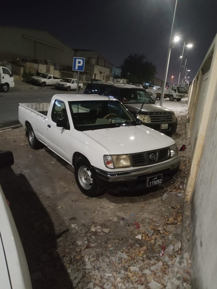 Nissan pickup - 1