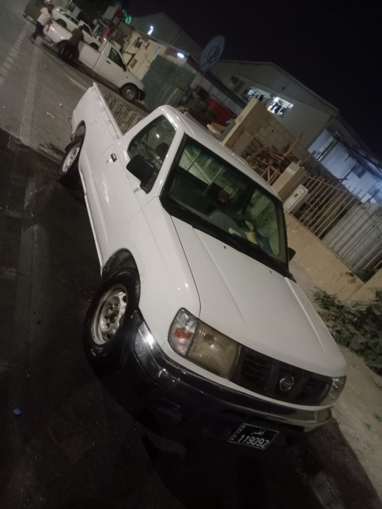 Nissan pickup - 3
