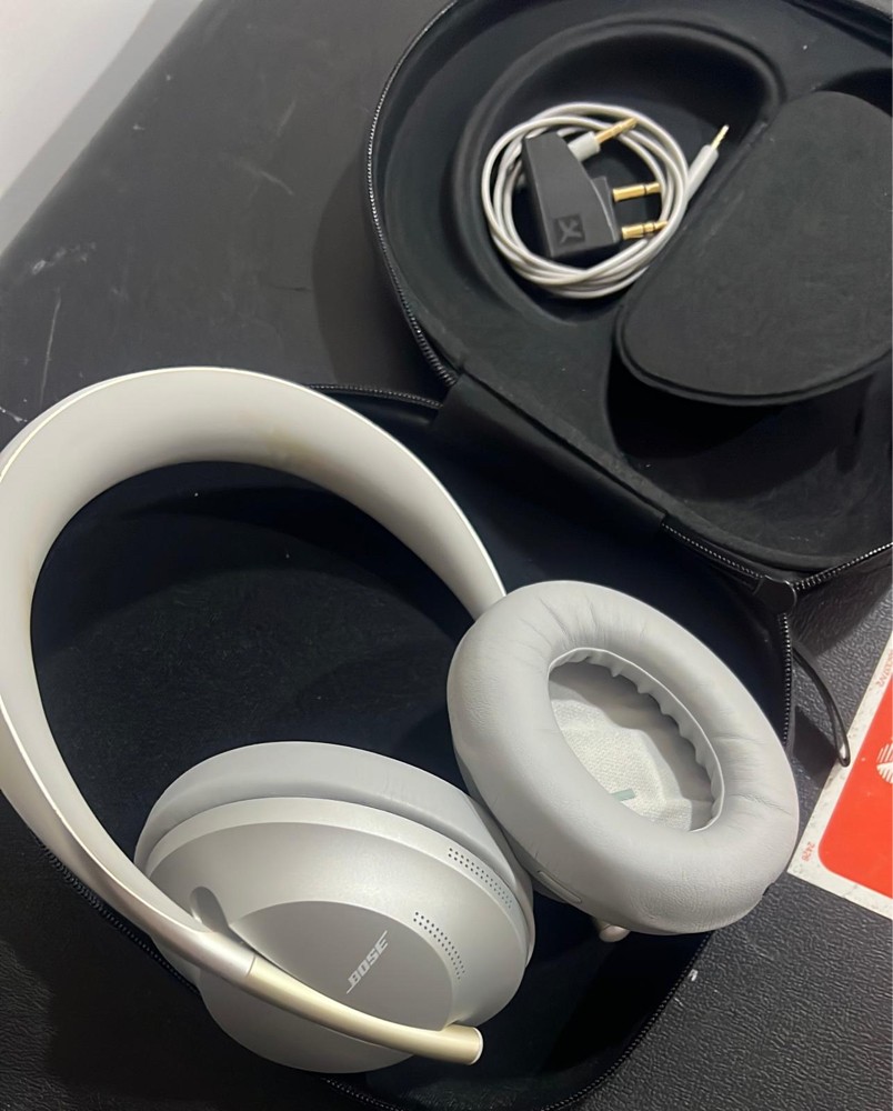 Bose 700 - 1