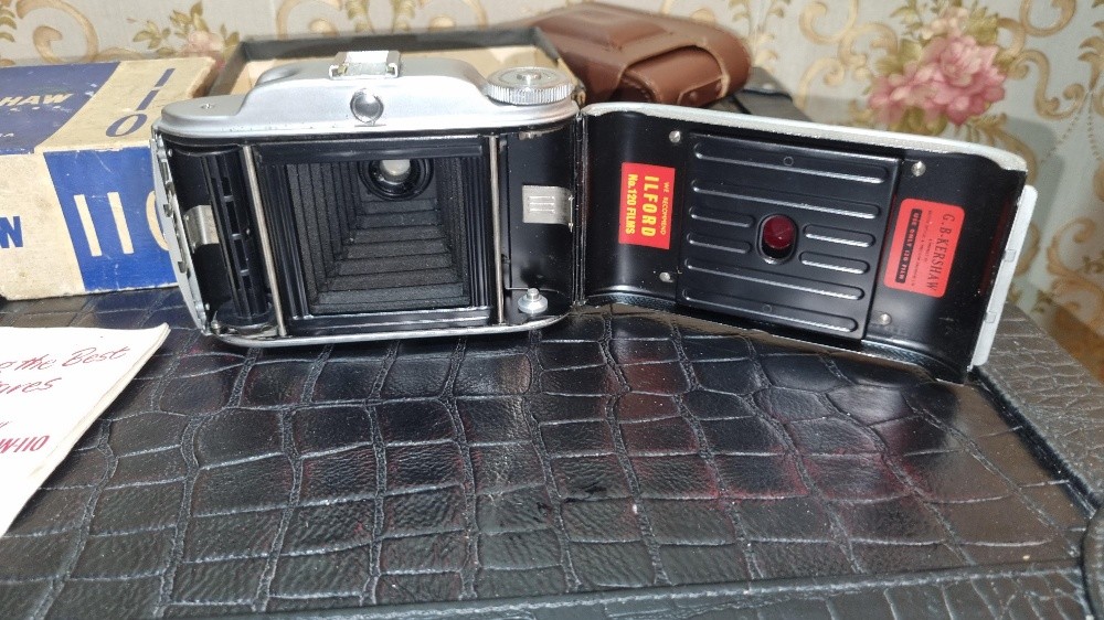 Vintage 1950's Folding Camera - 3