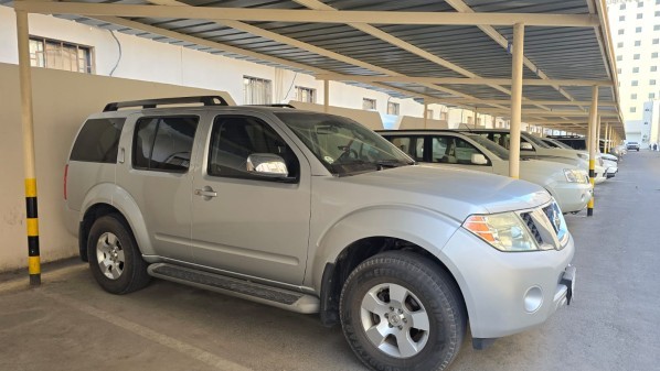 Nissan pathfinder for sale - 1
