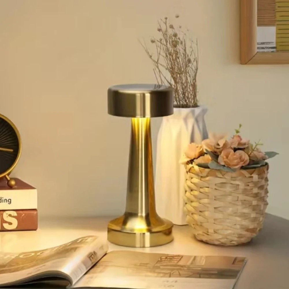 gold and selver tabel lump - 3