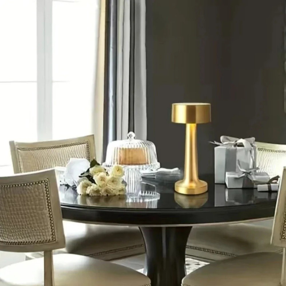 gold and selver tabel lump - 2