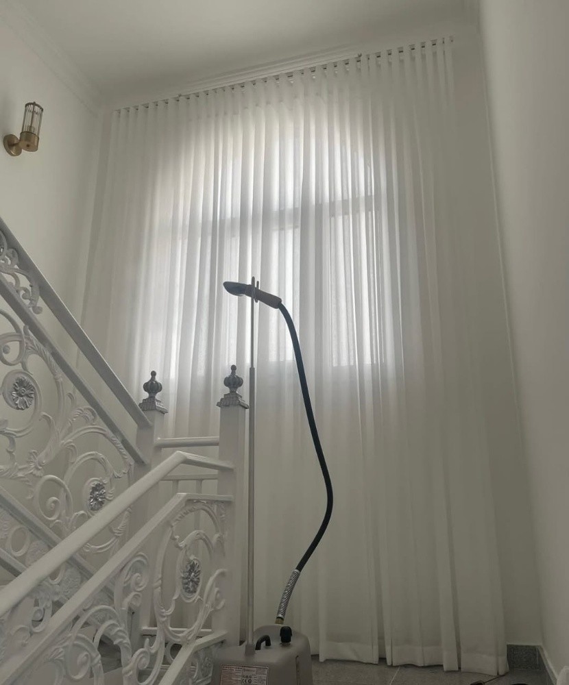 Curtain - 10